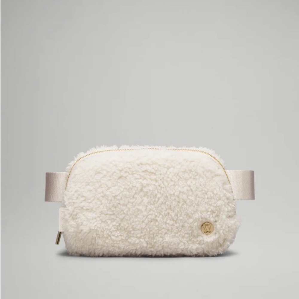 Lululemon 1L Wear Everywhere Sherpa Belt Bag